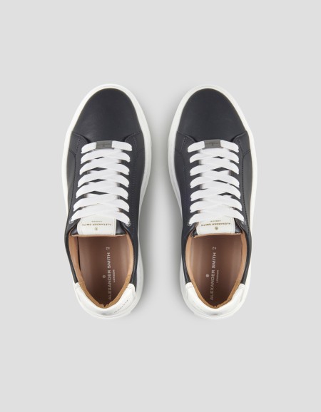 LONDON MAN BLACK WHITE
