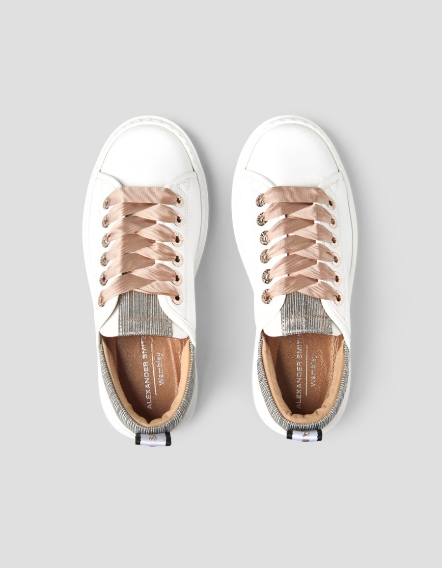 WEMBLEY WOMAN WHITE BRONZE