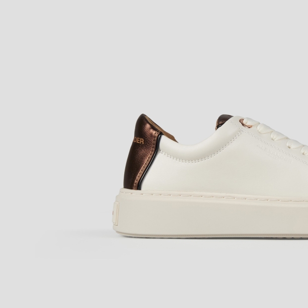 Sneakers Alexander Smith london woman in white bottalato leather and bronze laminated heel - 2