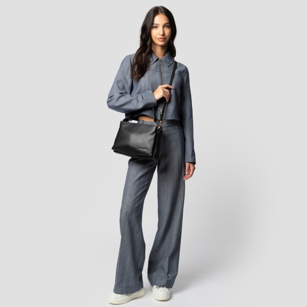 Sneakers Alexander Smith cindy shoulder bag with shoulder strap in black tumbled leather - 7