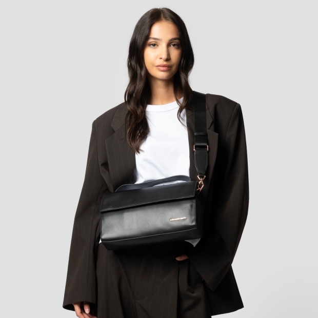 Sneakers Alexander Smith holly shoulder bag with shoulder strap in smooth black leather - 2