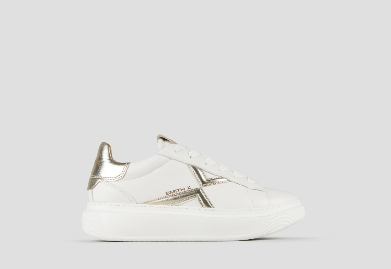 Sneakers Alexander Smith college woman in white with laminated gold logo and back - 1
