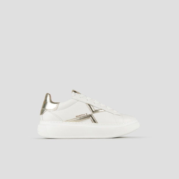 Sneakers Alexander Smith college woman in white with laminated gold logo and back - 1