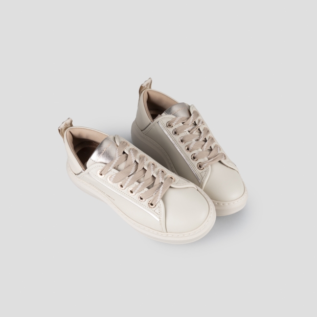 Sneakers Alexander Smith wembley woman in soft beige leather and beige sole - 2
