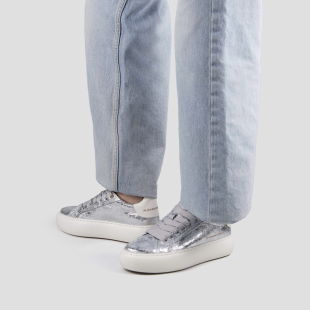 Sneakers Alexander Smith soho woman in silver wrinkly laminated leather - 2