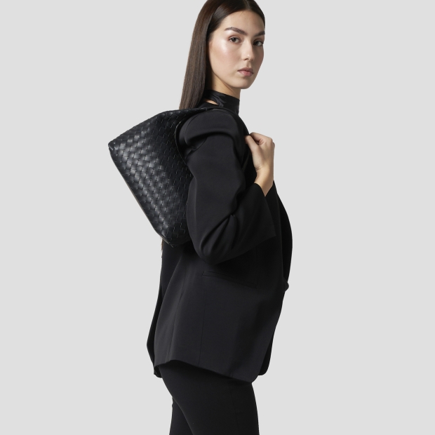 Sneakers Alexander Smith chloe small shoulder bag in black woven leather - 2