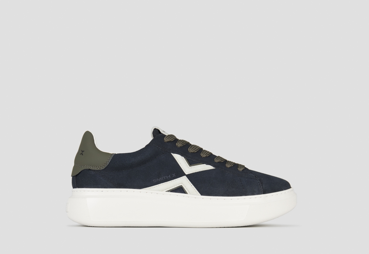 Sneakers Alexander Smith college man in dark grey suede with white logo on the side and green back - 1