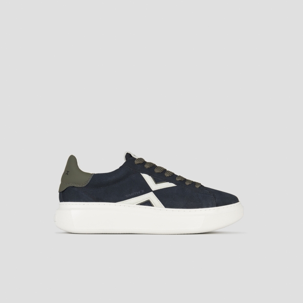 Sneakers Alexander Smith college man in dark grey suede with white logo on the side and green back - 1