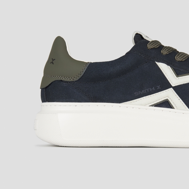 Sneakers Alexander Smith college man in dark grey suede with white logo on the side and green back - 3