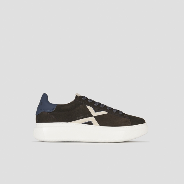 Sneakers Alexander Smith college man in brown suede with white logo on the side and blue back - 1