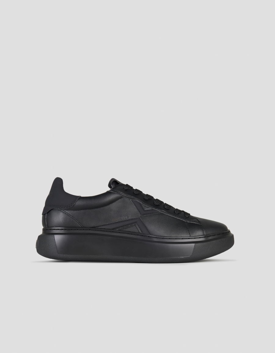 Sneakers Alexander Smith college man in black with black sole - 1
