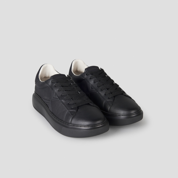 Sneakers Alexander Smith college man in black with black sole - 4