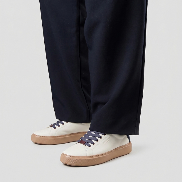 Sneakers Alexander Smith london man in white leather and blue details, with camel sole - 2