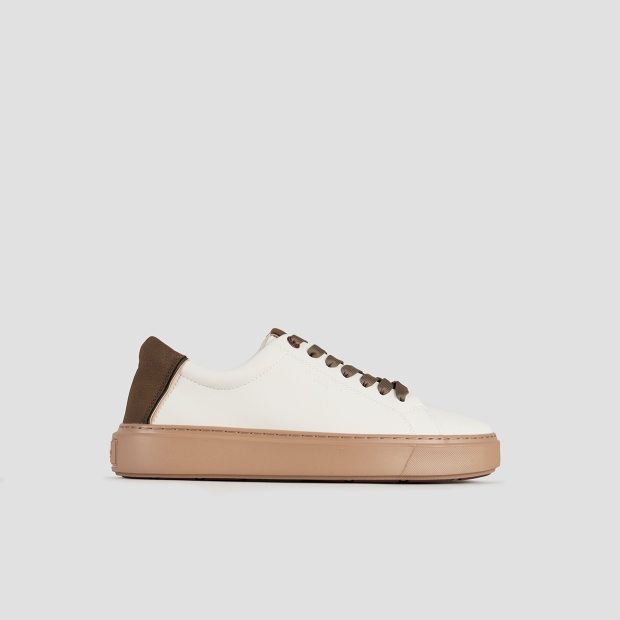 Sneakers Alexander Smith london man in white leather and green details, with camel sole - 1