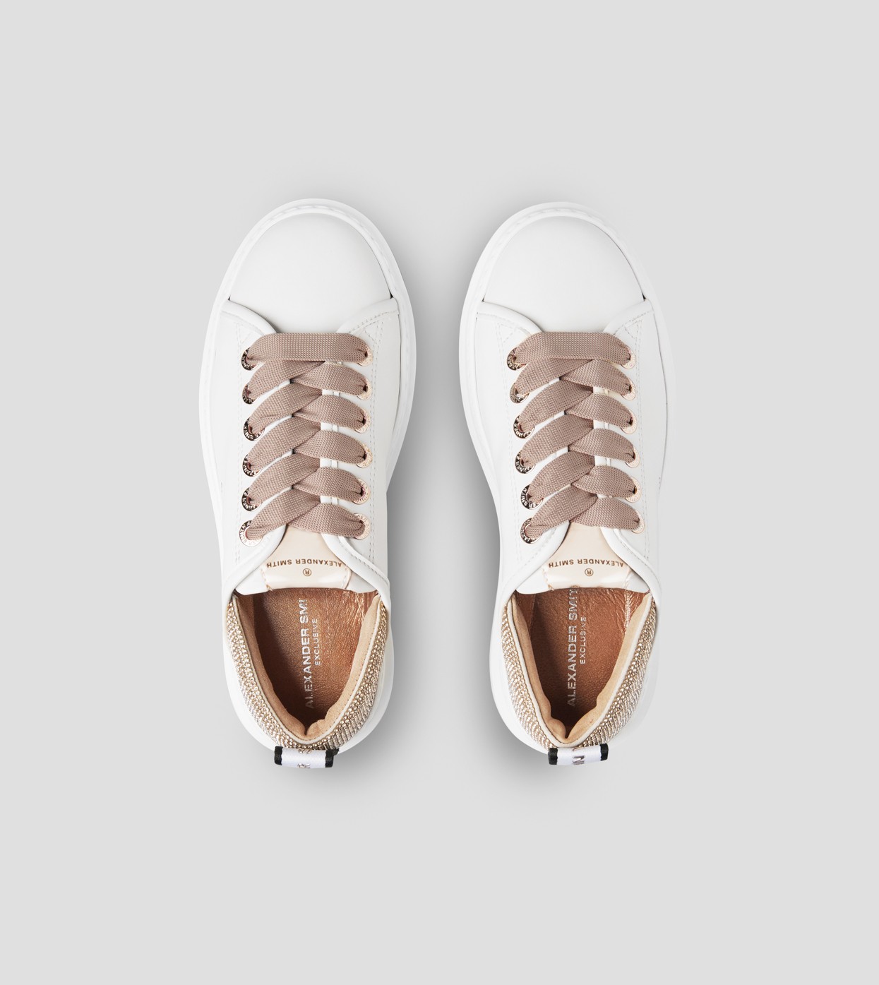 WEMBLEY WOMAN WHITE NUDE