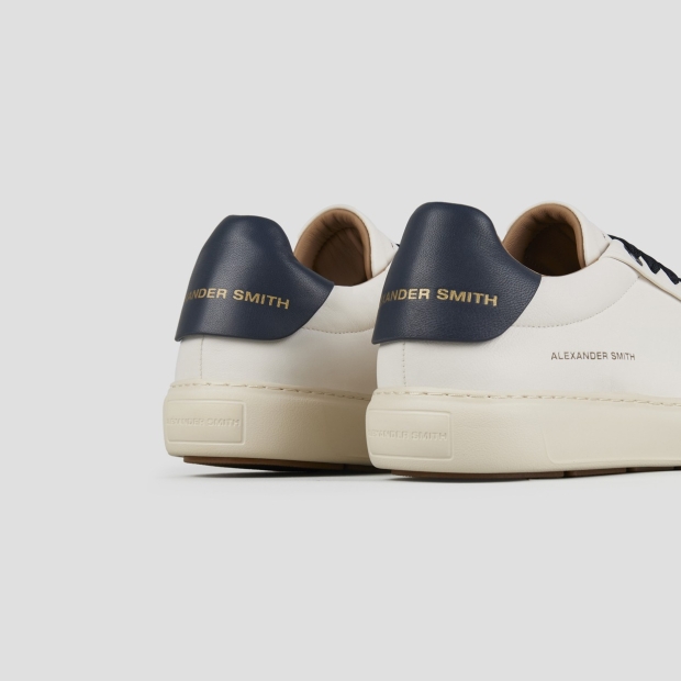 Sneakers Alexander Smith soho uomo in morbida pelle bianca con tallone e lacci blu - 4