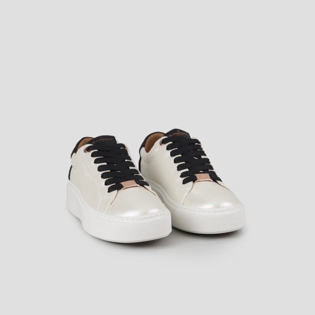 Sneakers Alexander Smith london alta donna in pelle palmellata perlata bianca e tallone nero - 3