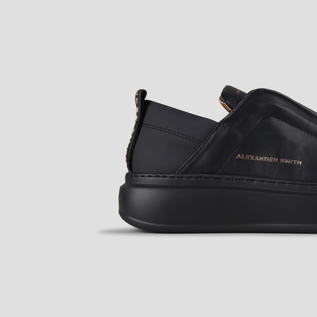 Sneakers Alexander Smith wembley slip-on donna in pelle nera e suola nera - 2