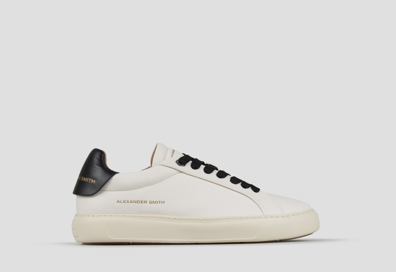 Sneakers Alexander Smith soho uomo in morbida pelle bianca con tallone e lacci neri - 1