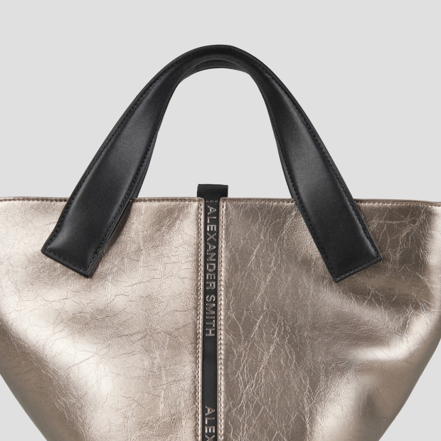 Sneakers Alexander Smith lauren small borsa a mano con tracolla in pelle laminata oro - 4