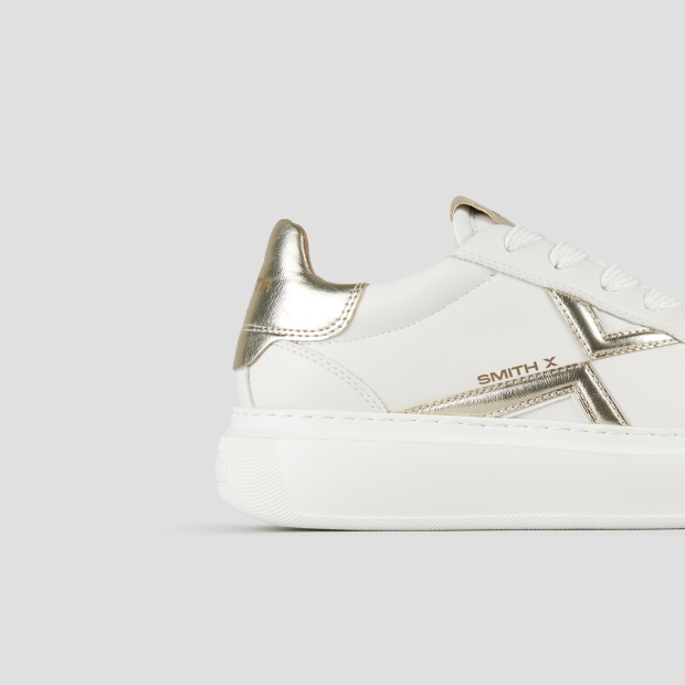 Sneakers Alexander Smith college donna in bianco con logo e tallone laminato oro - 3