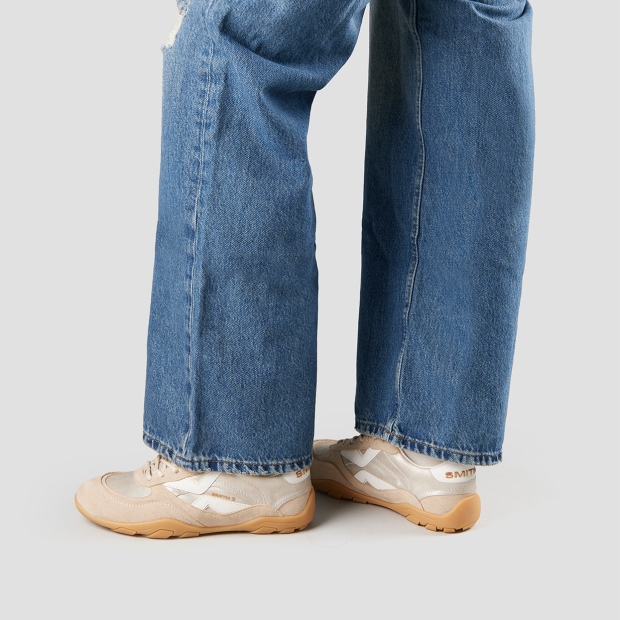 Sneakers Alexander Smith mist donna in suede sabbia e laminato oro, con tallone e logo in bianco - 2