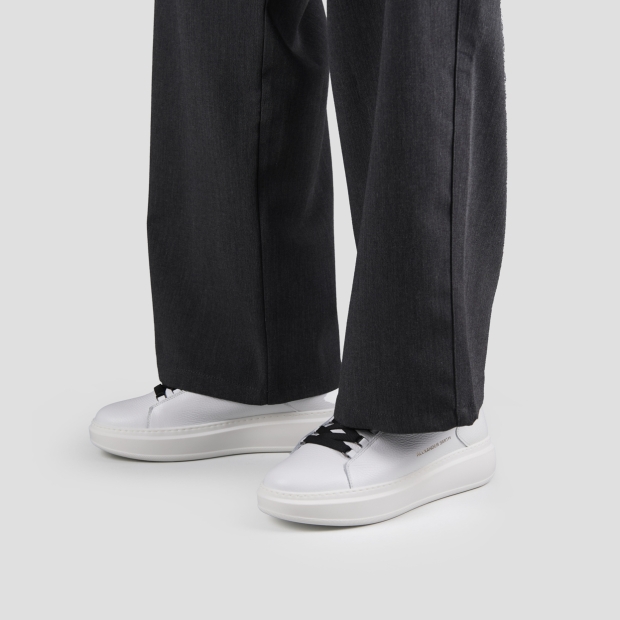 Sneakers Alexander Smith wembley uomo decostruita in pelle bottalata bianca e dettagli neri - 2