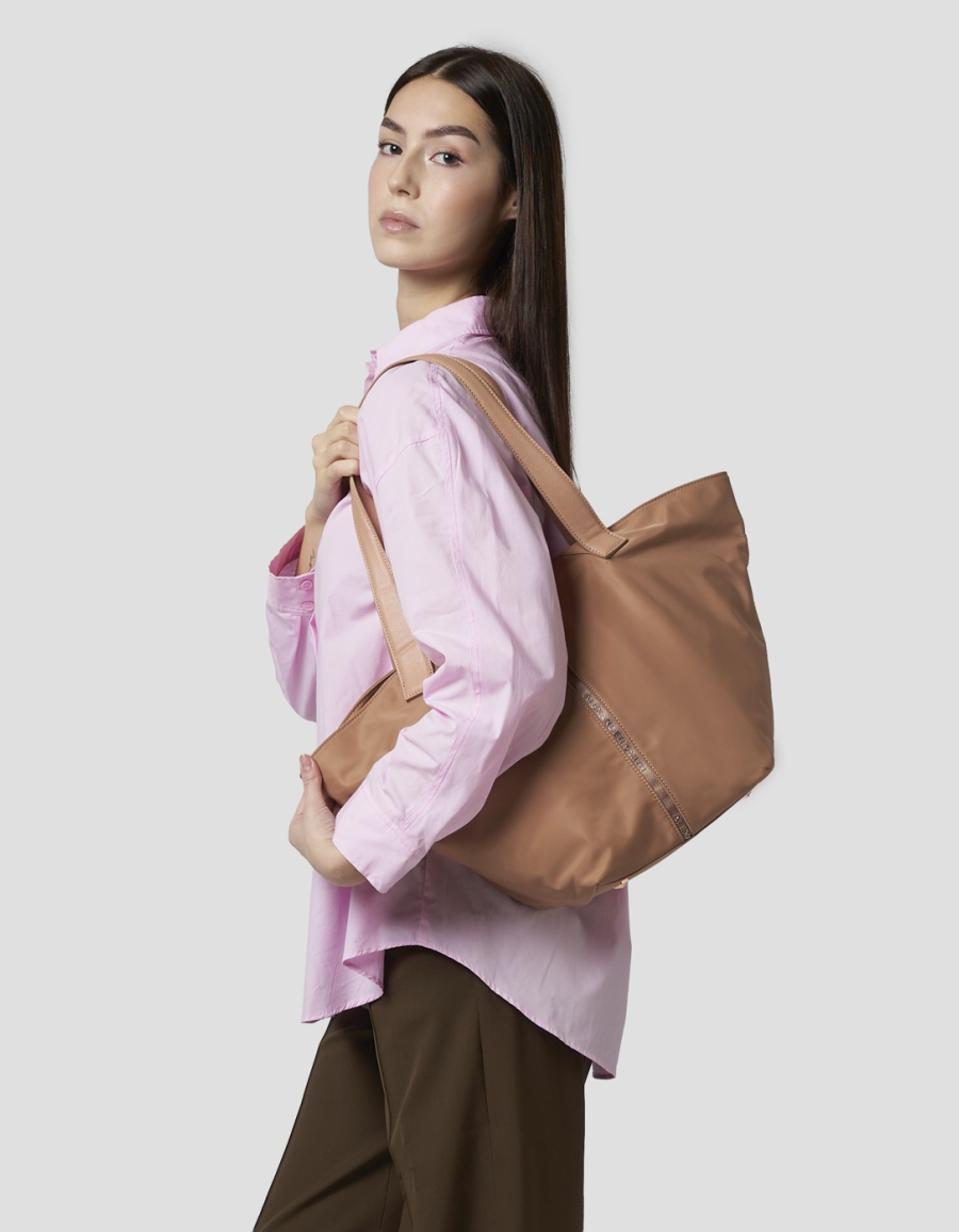 Sneakers Alexander Smith lauren large borsa a spalla in nylon cammello - 2