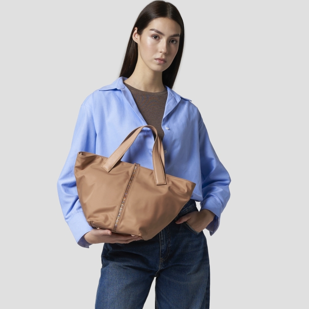 Sneakers Alexander Smith lauren medium borsa a mano con tracolla in nylon camel - 2
