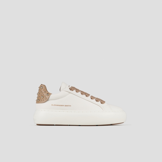 Sneakers Alexander Smith soho donna in pelle bianca e tallone beige con borchie - 1