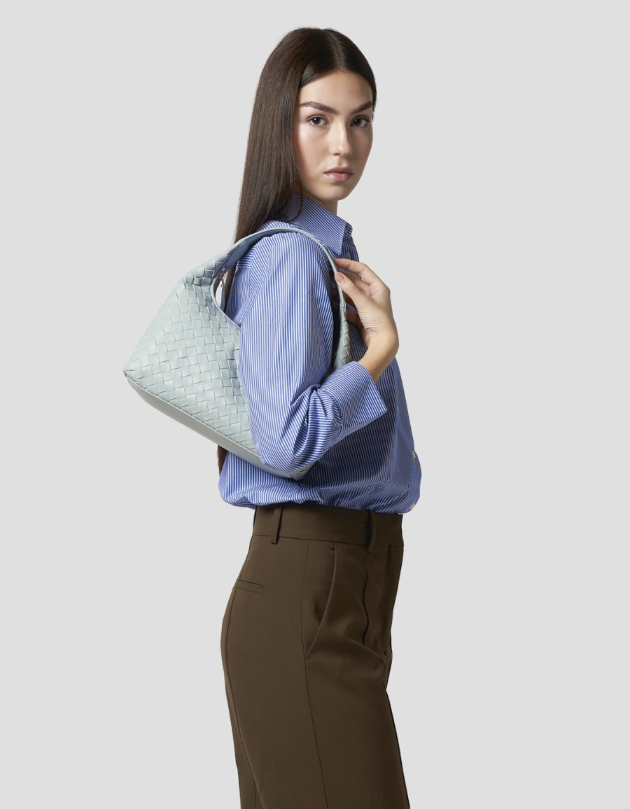 Sneakers Alexander Smith chloe small borsa a spalla in pelle intrecciata azzurra - 2