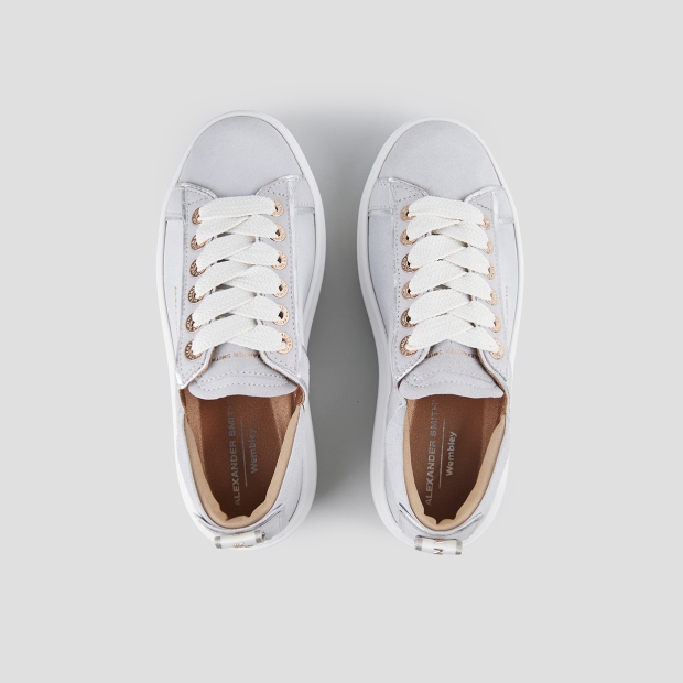 Sneakers Alexander Smith wembley alta donna in pelle sbiancata azzurra e tallone arricciato - 6