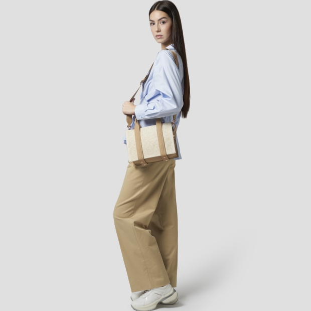 Sneakers Alexander Smith jane small borsa a mano con tracolla in rafia e manico sabbia - 7