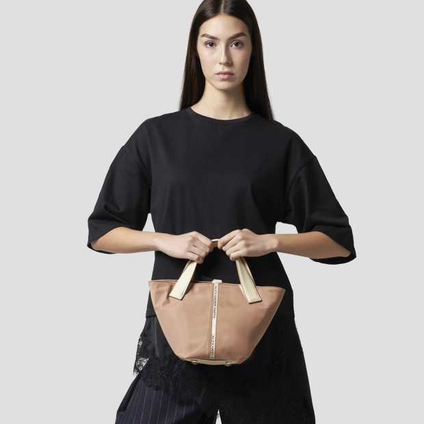 Sneakers Alexander Smith lauren small borsa a mano con tracolla in nylon cammello - 2