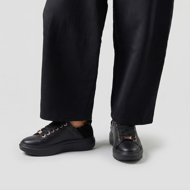 Sneakers Alexander Smith wembley donna in pelle nera con tallone arricciato e suola nera - 2
