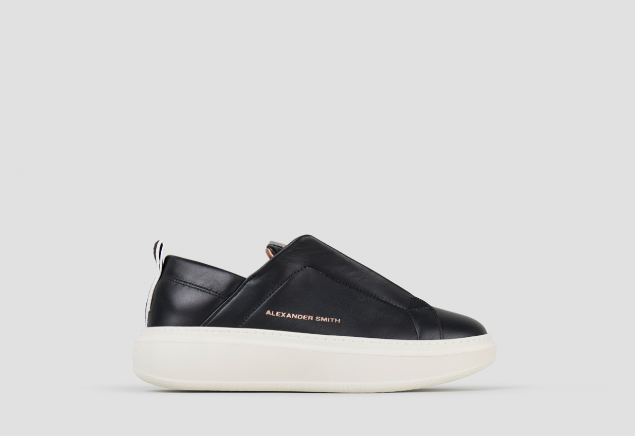 Sneakers Alexander Smith wembley slip-on donna in pelle nera e microborchie sulla linguetta - 1